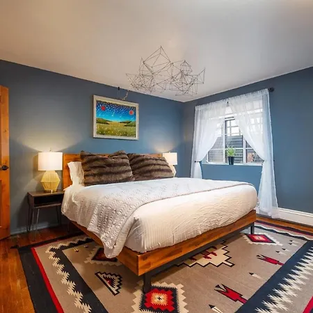 Casa Del Mar- King Bed - Patio -railyard - 3br Santa Fe