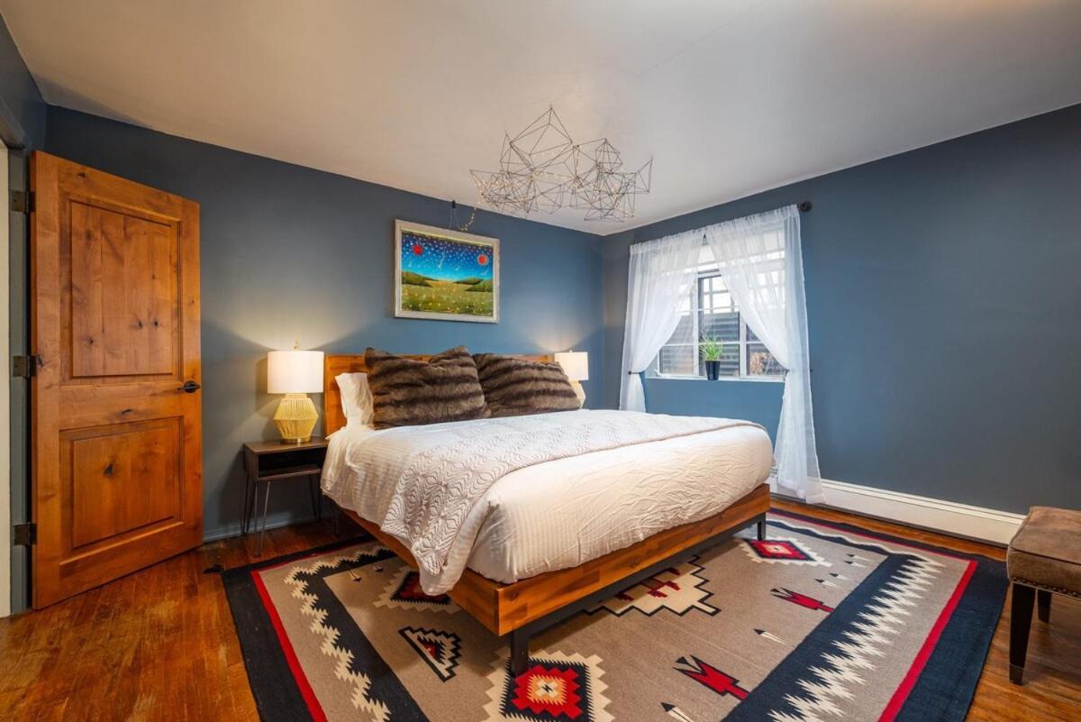 Casa Del Mar- King Bed - Patio -railyard - 3br Santa Fe