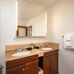 Casa Del Mar- King Bed - Patio -railyard - 3br Holiday home Santa Fe