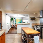 Casa Del Mar- King Bed - Patio -railyard - 3br *