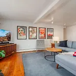Holiday home Casa Del Mar- King Bed - Patio -railyard - 3br *